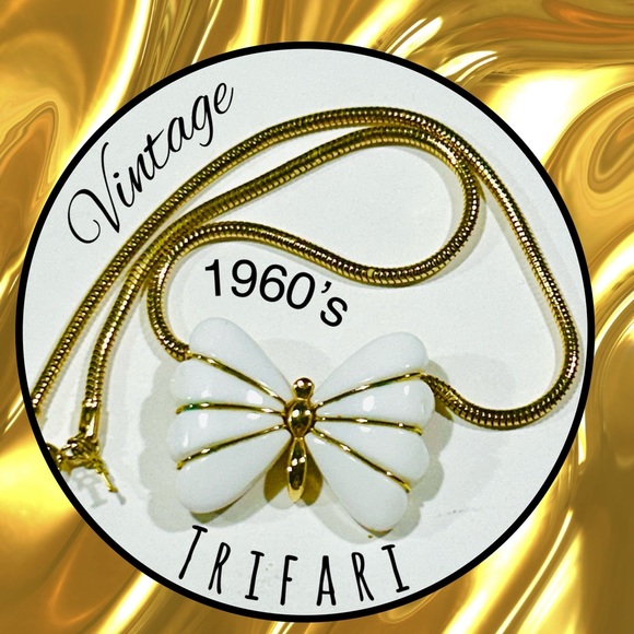 Vintage 1960’s TRIFARI Crown Enamel Butterfly Necklace ~ Snake Chain ~ Excellent - Picture 1 of 8